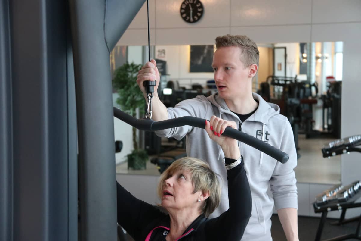 Maltti, opastus ja yhdessä tekeminen takaavat kuntosaliohjaaja Sakari Kiljanderin mukaan mielekkään kuntosaliharjoittelun.