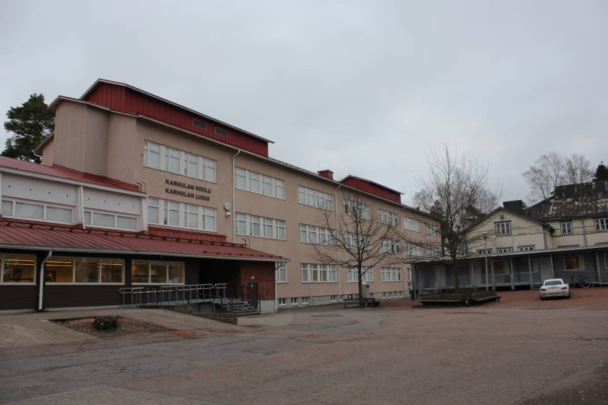 Karhulan koulu