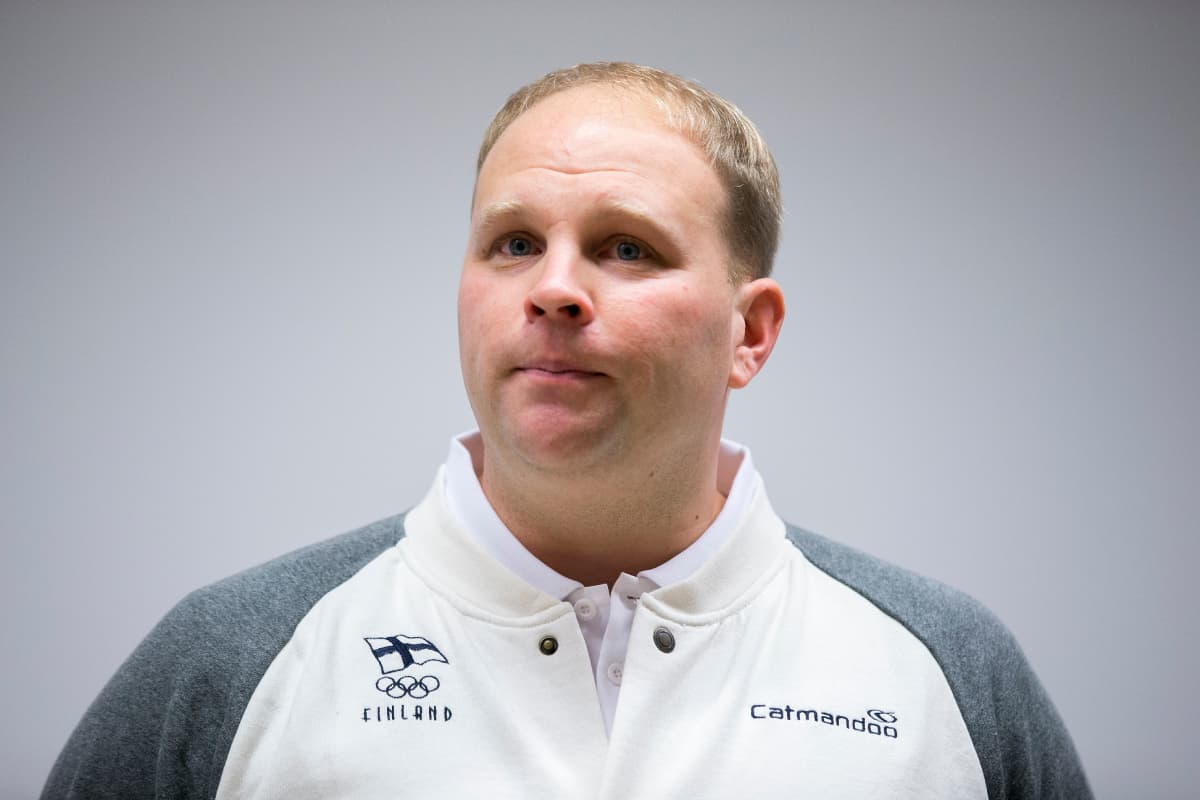 Pekka Niemelä poseeraa kameralle