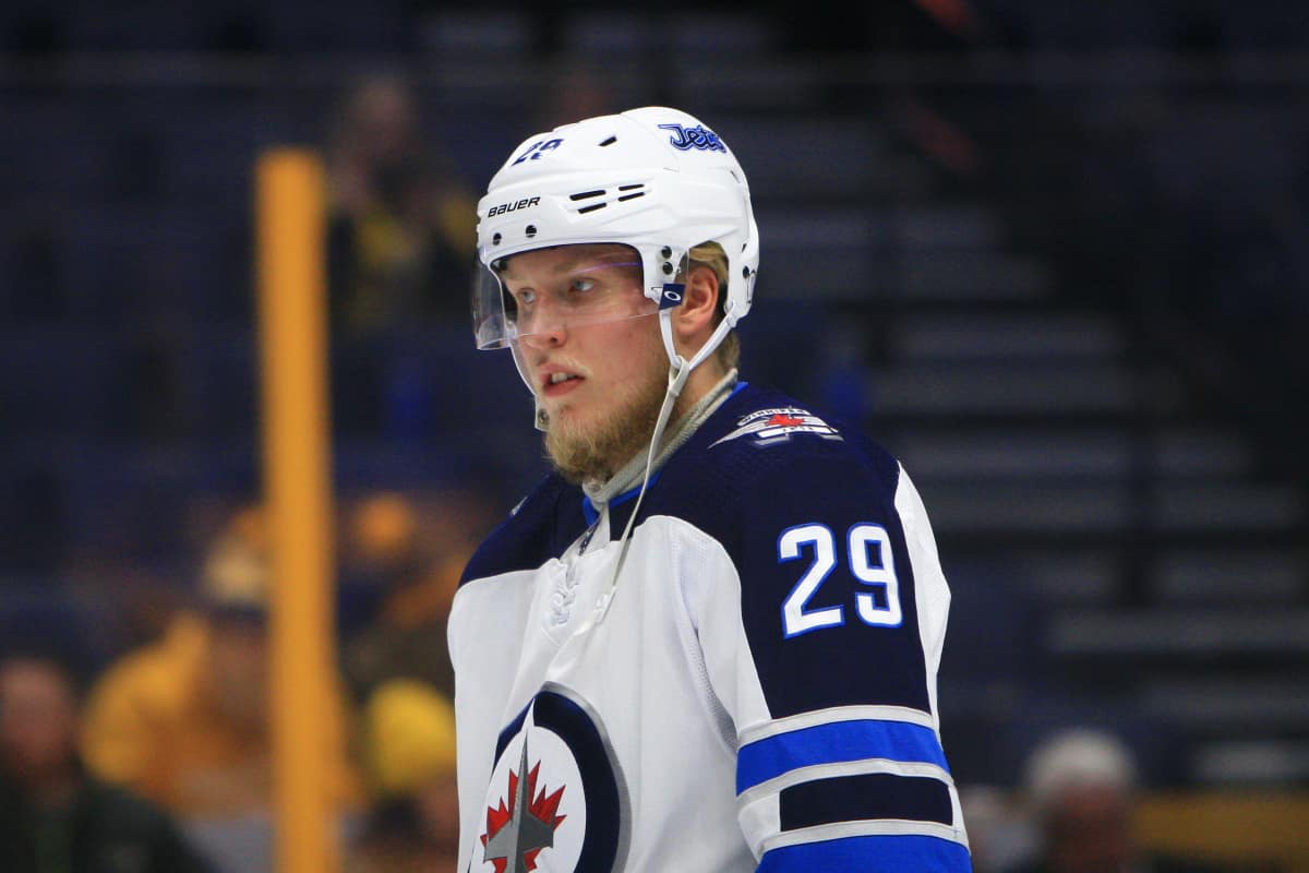 Patrik Laine jäällä.