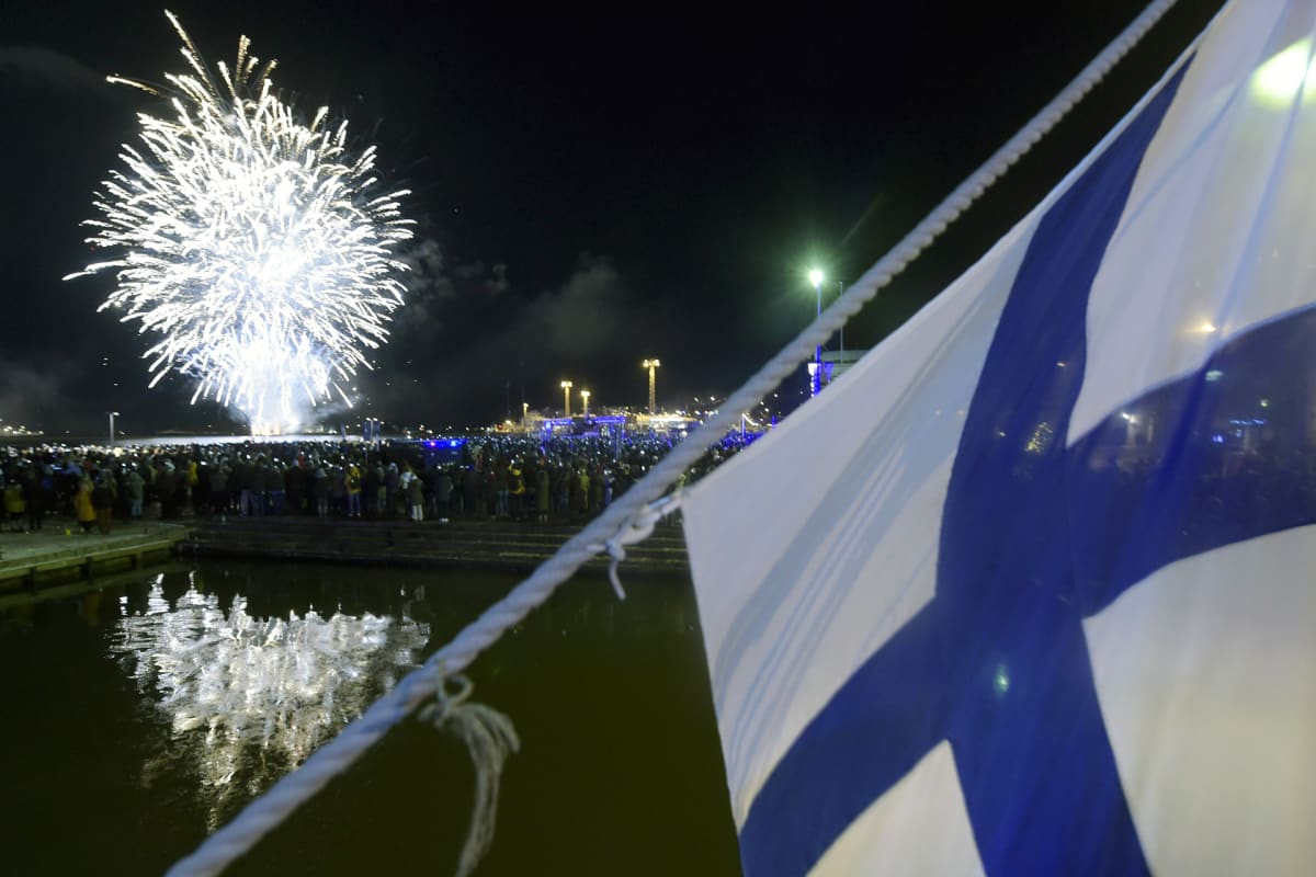 Itsenäisyyspäivän juhlailotulitus.