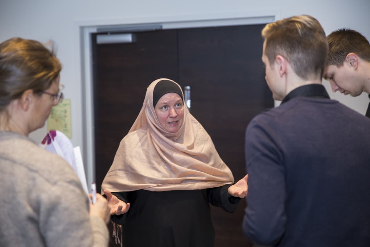 Pia Jardi Helsinigin moskeijan hankejohtaja