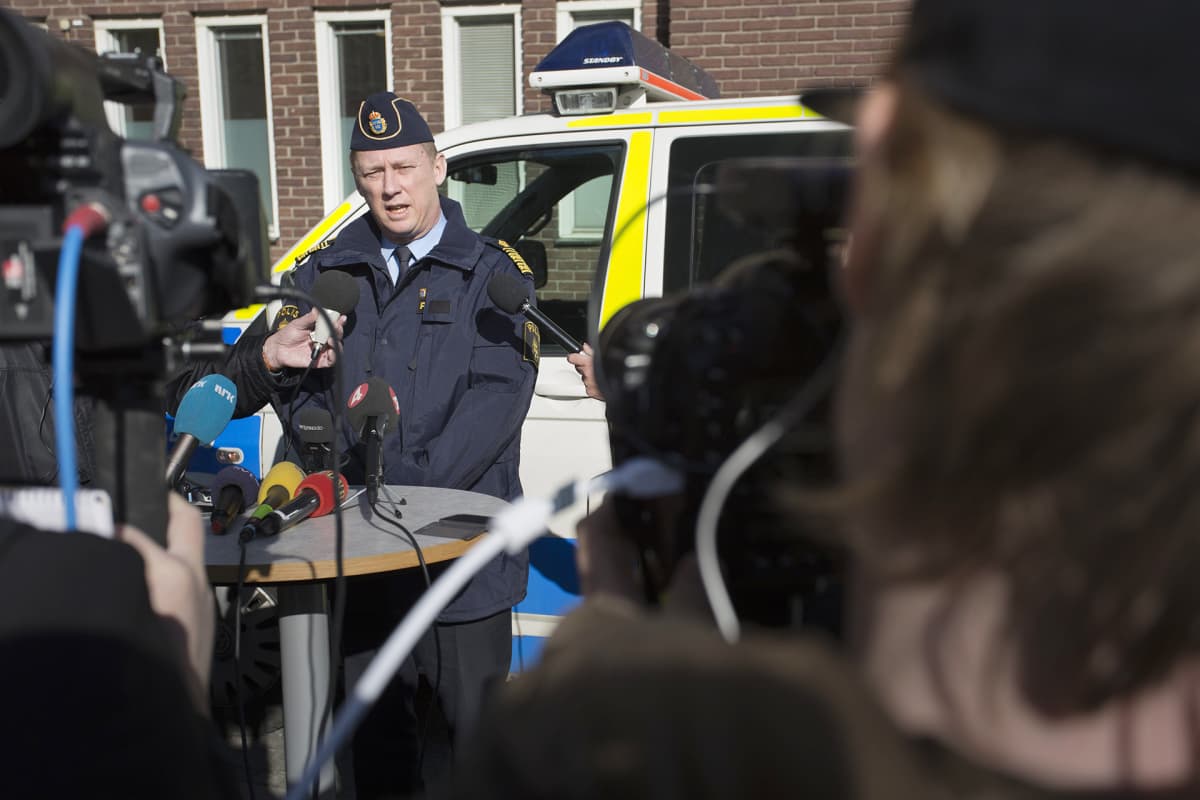 Poliisin lehdistöttilaisuus ampumistapauksesta.
