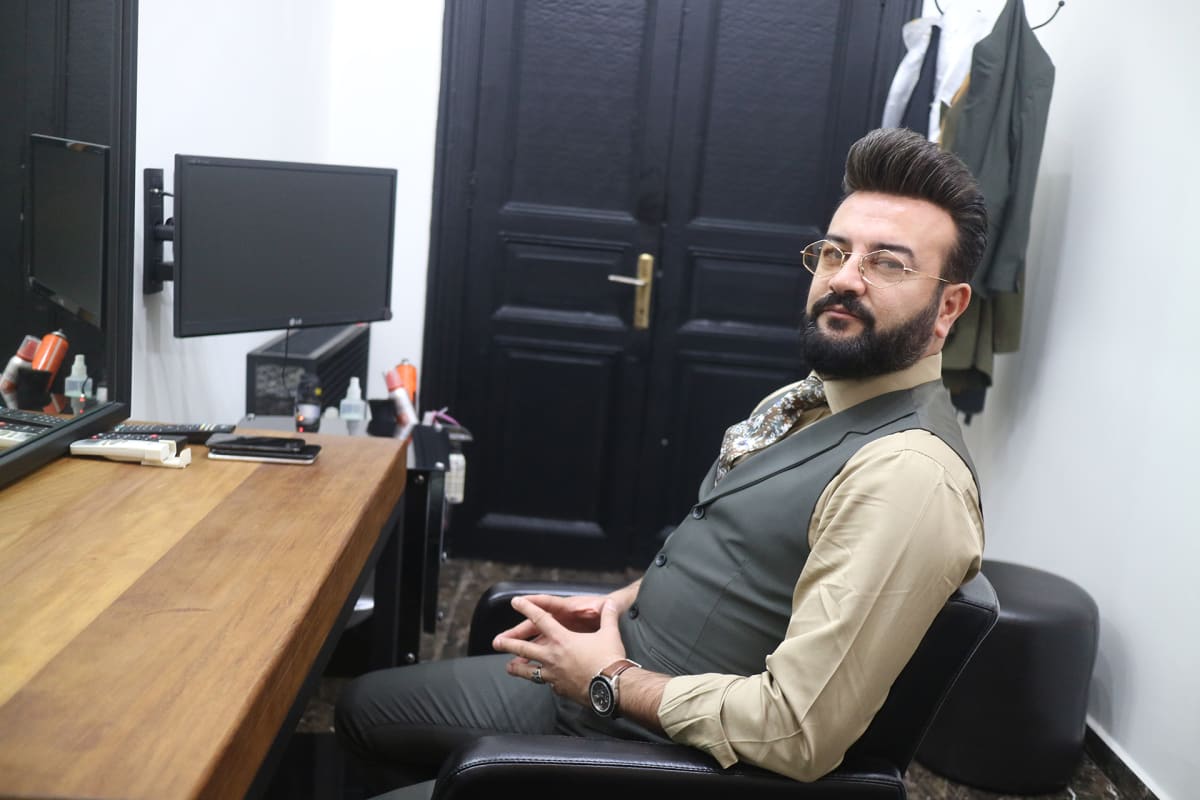Erhan Nacarilla on päässään hiuslisäke, jonka hän hankki muutama vuosi sitten. Se on tuonut hänelle itsevarmuutta.