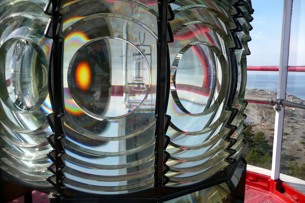 Fresnel-linserna i Sälgrunds fyr installerades år 1875.