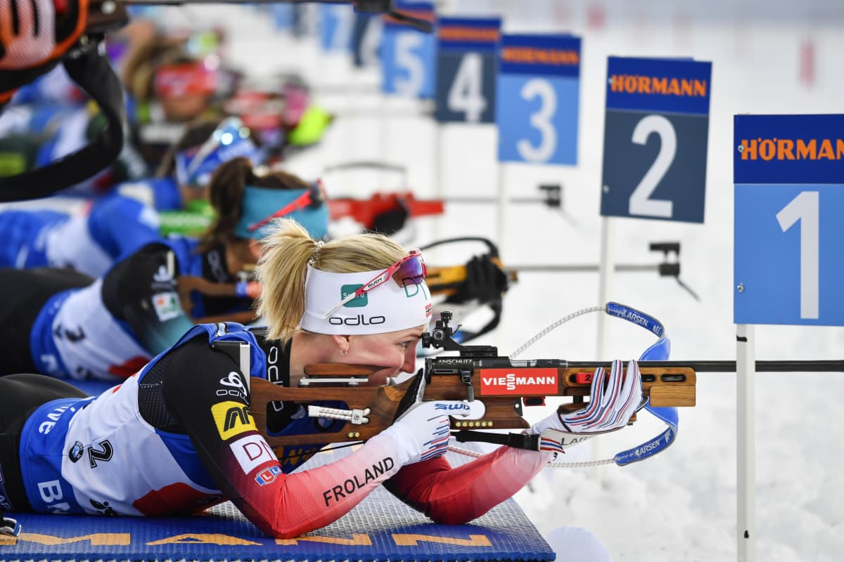 Marte Olsbu Röiseland vann guld i sprintstafett mixed.