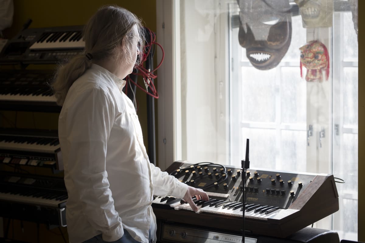Matti Mikkola studiollaan.