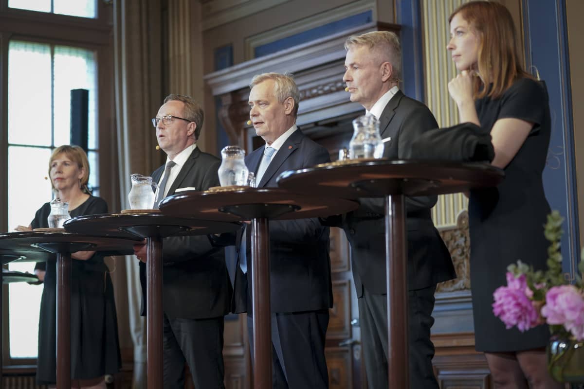 Antti Rinteen uusi hallitus infossa Säätytalolla