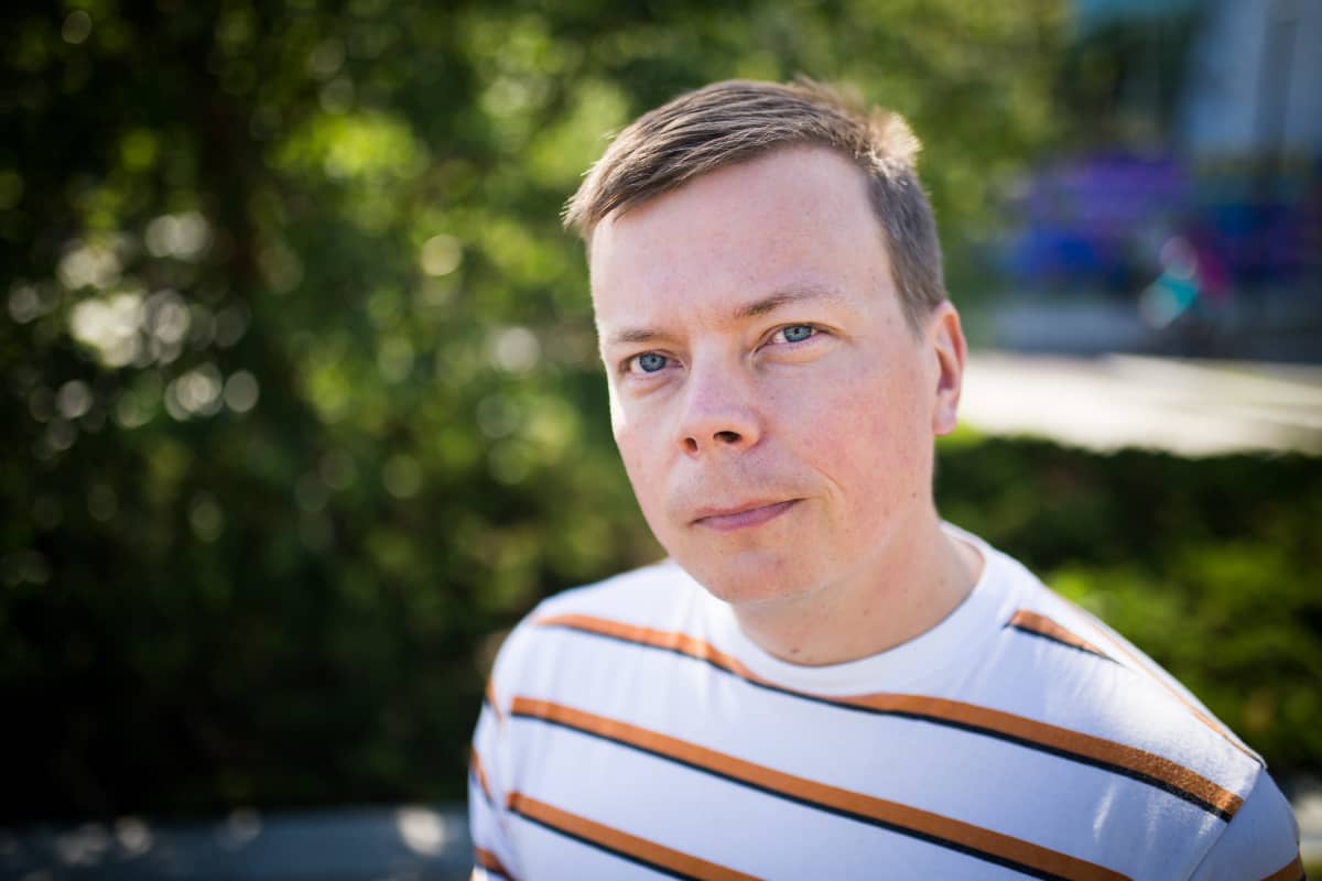Nelonen Median musiikkipäällikkö Jussi Mäntysaari.
