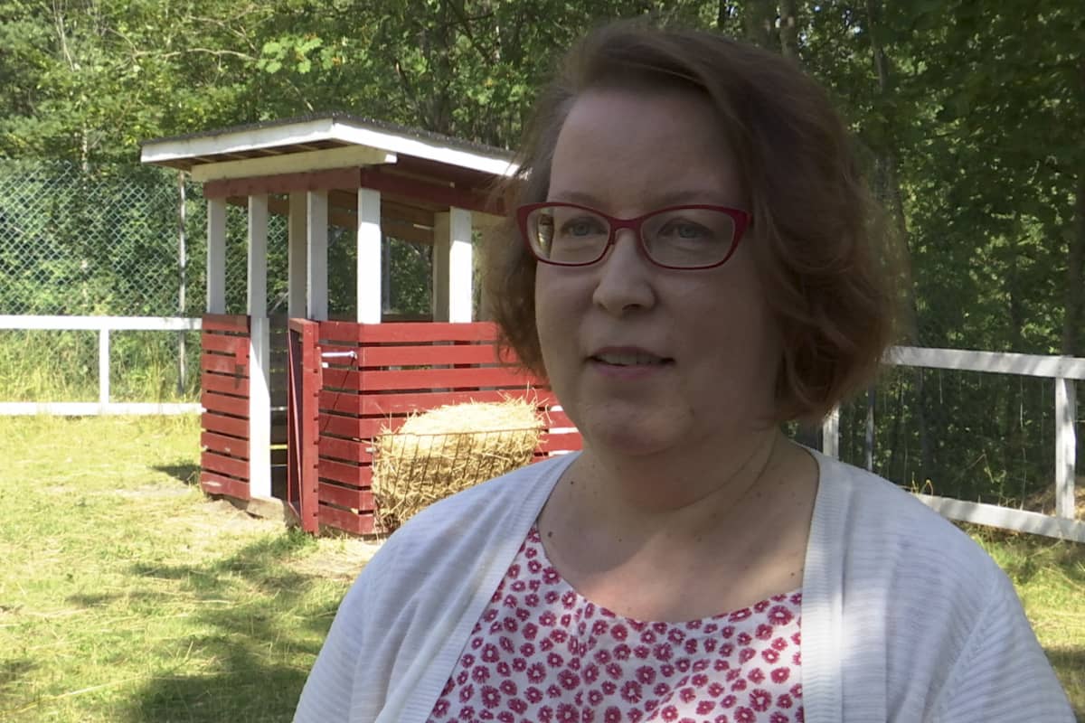 Palvelupäällikkö Päivi Ahosela, Roihuvuoren palvelukeskus.