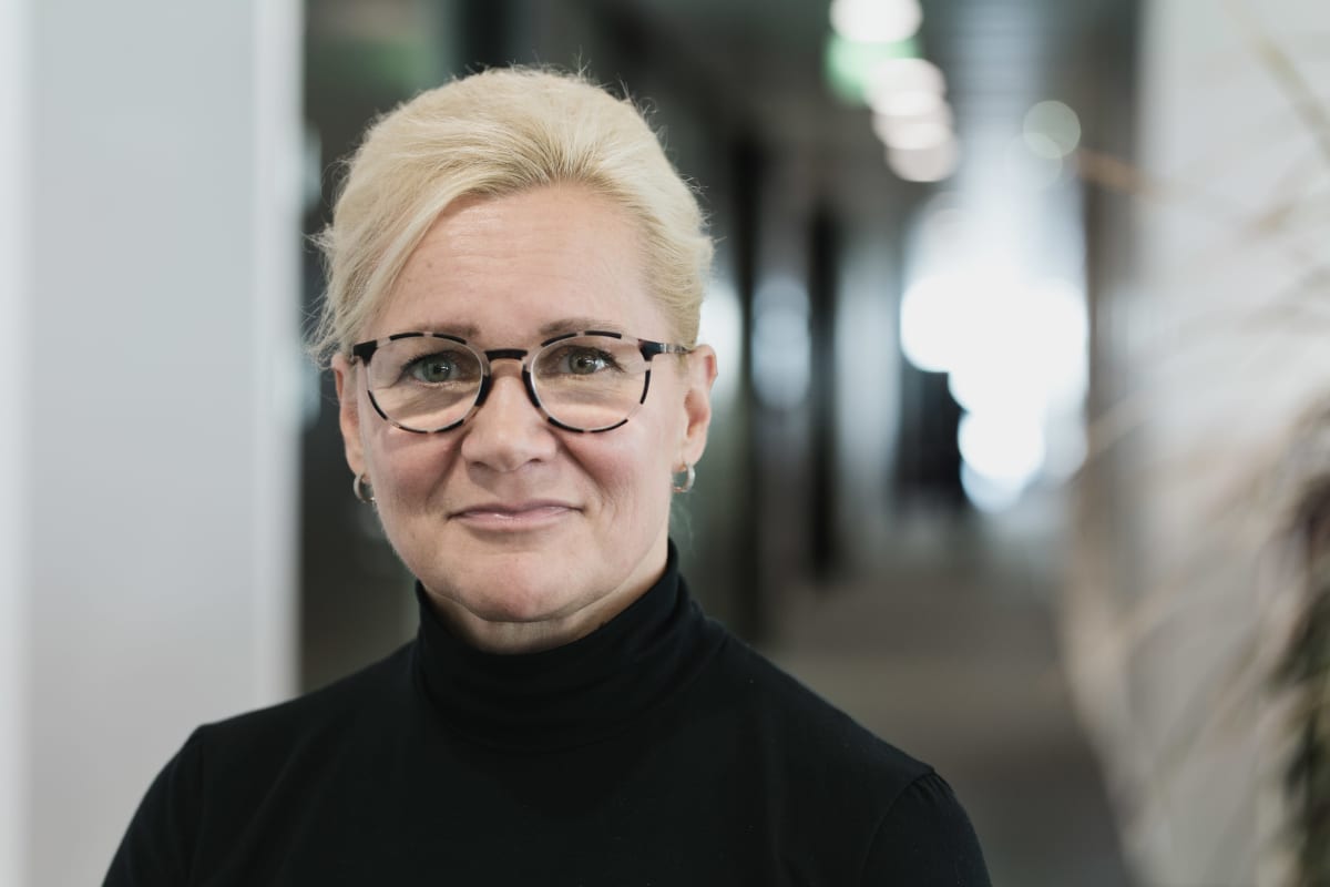 ISS:n henkilöstöjohtaja Sari Suono-Rasehorn työllistää maahanmuuttajia. Helsinki 27.8.2019
