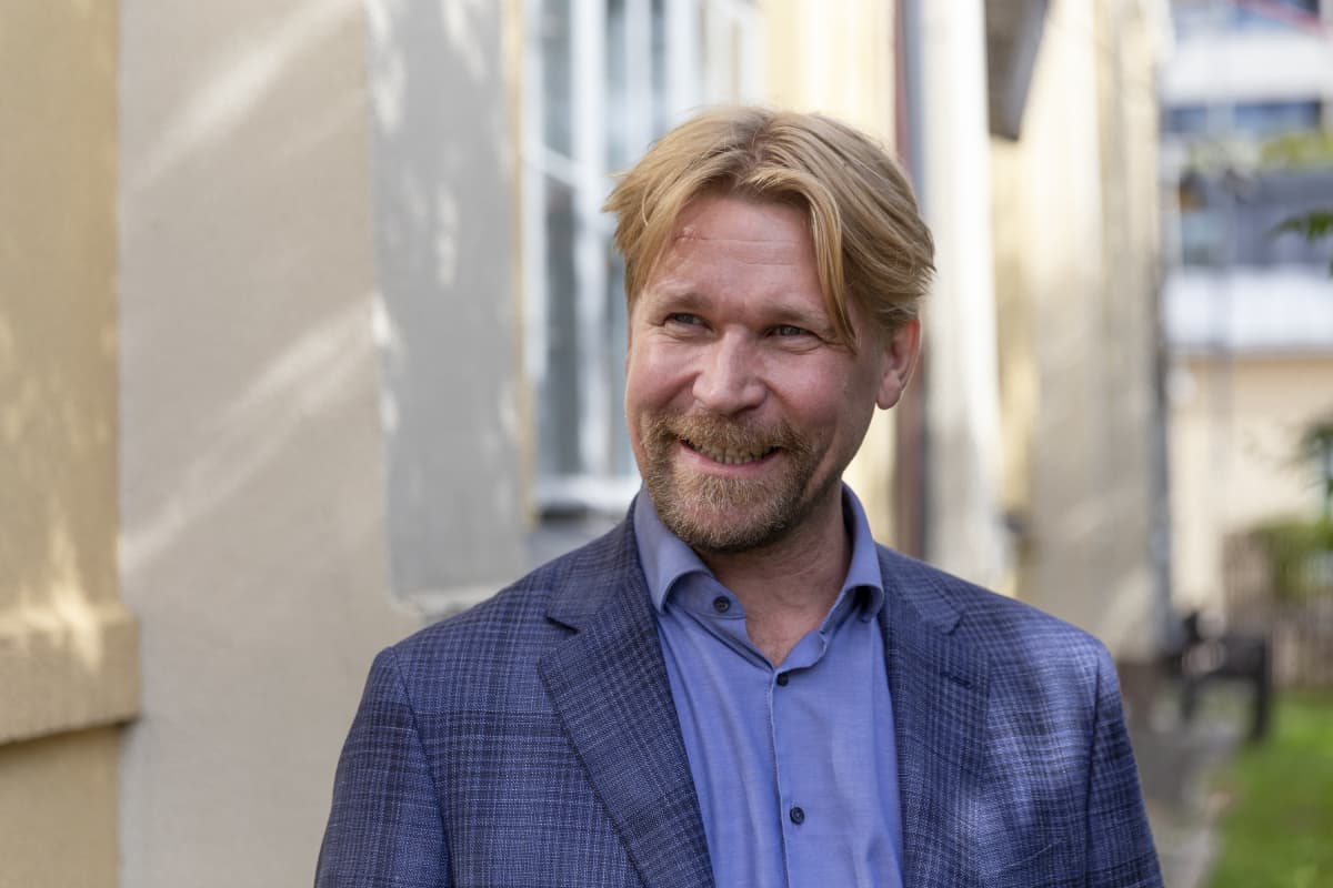 Näyttelijä Matti Ristinen Olen suomalainen -elokuvan lehdistötilaisuudessa Kulttuurikeskus Korjaamolla.
