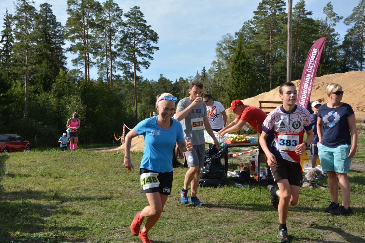 Michaela Lindström springer i Saaristo trail.