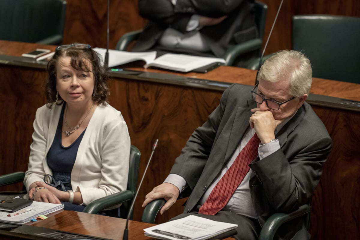 Pia Viitanen ja Johannes Koskinen eduskunnassa 12.9.2019
