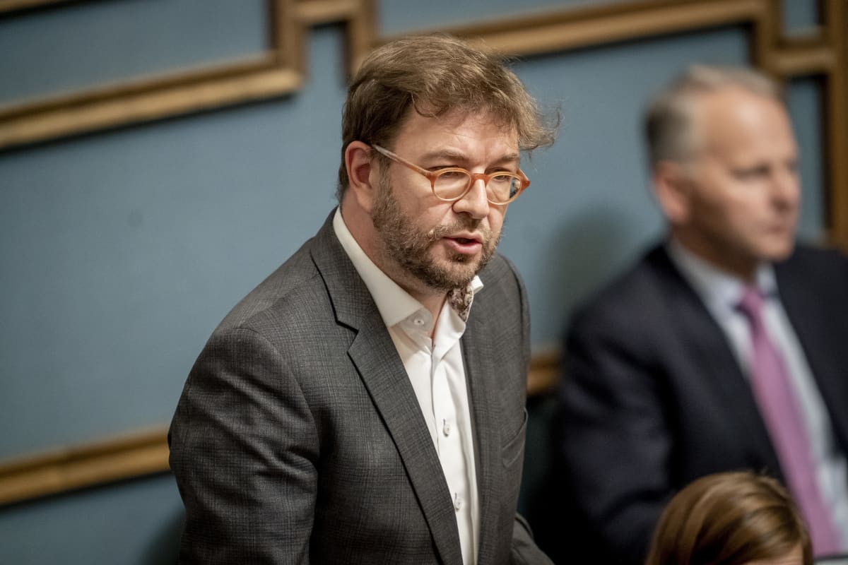 Timo Harakka eduskunnassa 12.9.2019