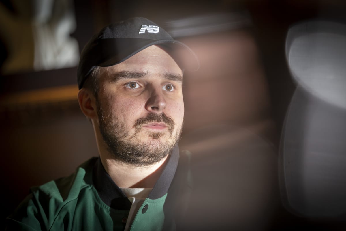 Muusikko Voli ravintola Kappelissa.