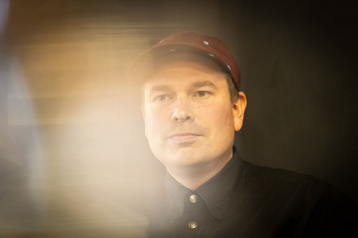 Muusikko Heikki Kuula ravintola Kappelissa.