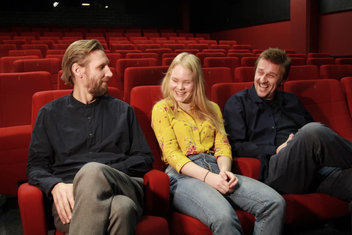 Näyttelijät Pekka Srang ja Ilona Huhta sekä Ohjaaja J-P Valkeapää