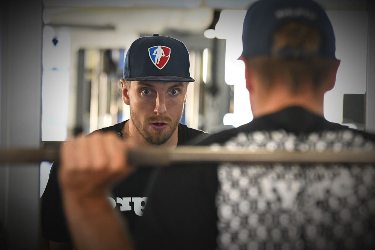 Oskar Osala på gym.
