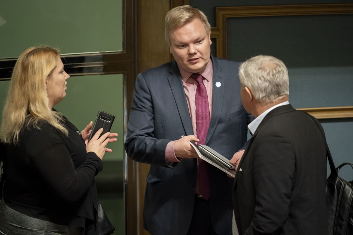 Antti Kurvinen,Katja Hänninen ja Matti Semi 23.10.2019 eduskunta