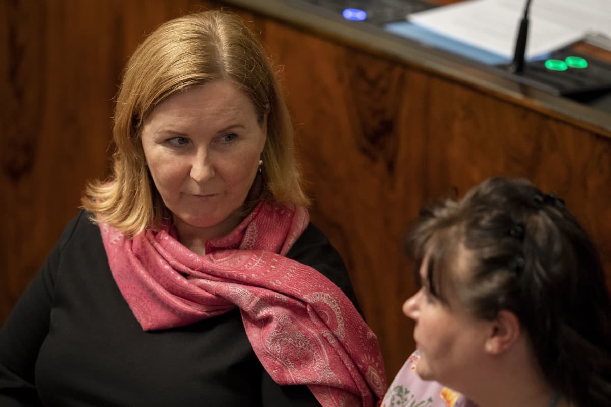 Kaisa Juuso ja Minna Reijonen eduskunnassa 24.10.2019