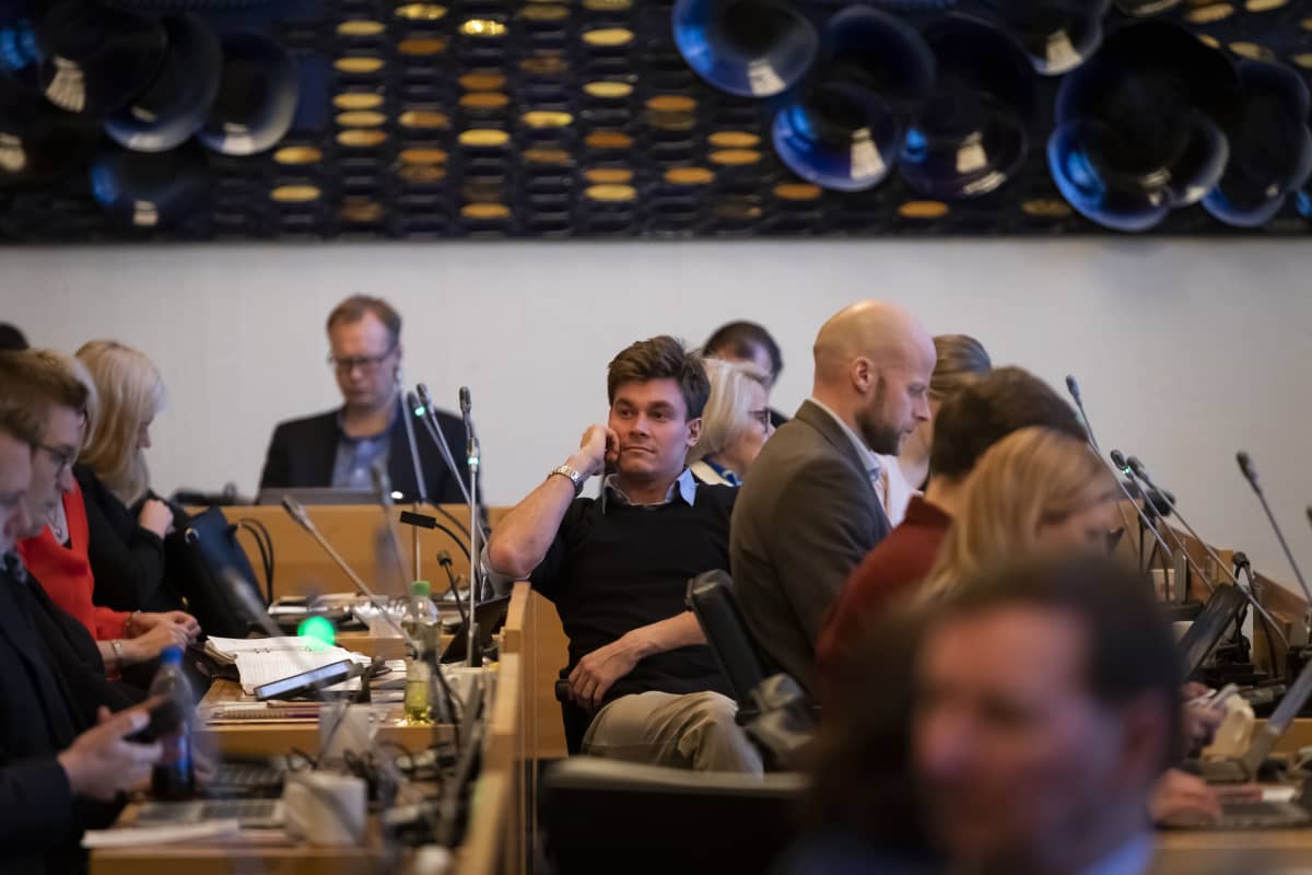 Tampereen budjettivaltuuston kokous.