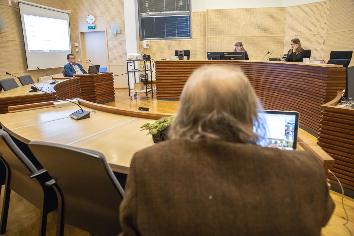 Kannabis oikeudenistunto menossa Iisalmen käräjäoikeudessa.
