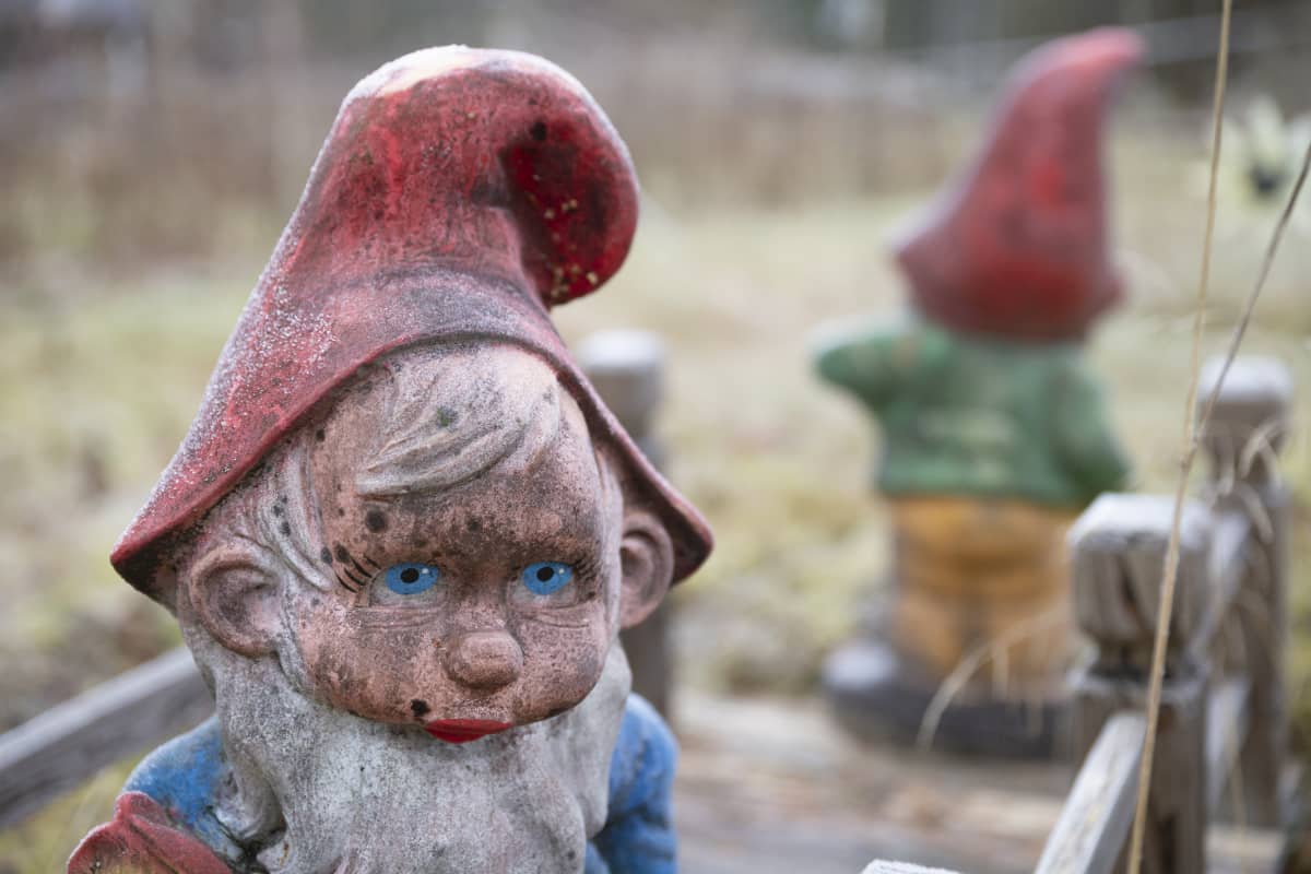 Likainen muovitonttu