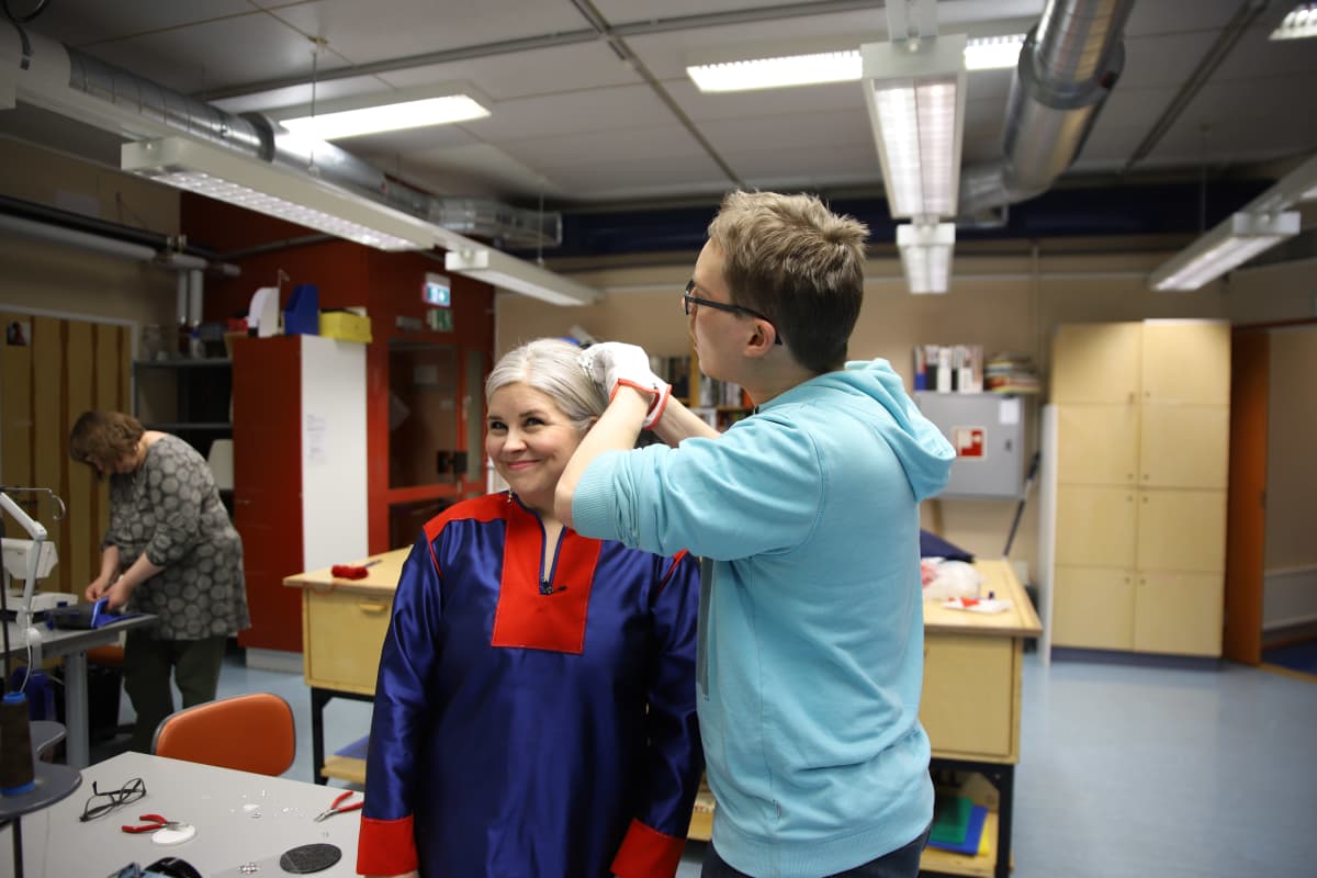 Eeva-Liisa Rasmus-Moilanen valmistautuu Linnan juhliin 2019