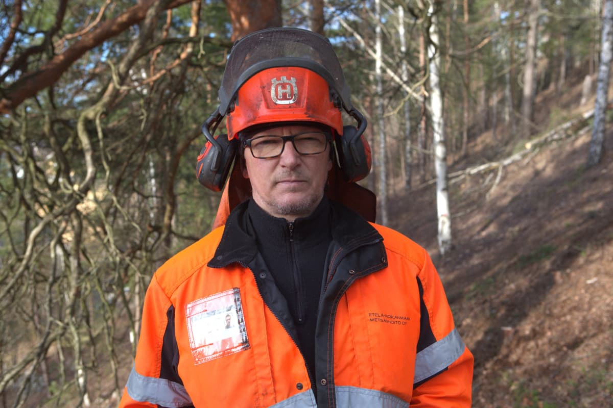 Metsuri Erkki Lähdeniemi Tampereen Pispalassa