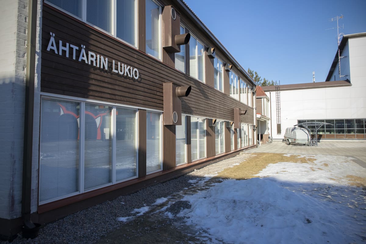 Ähtärin lukion rakennus