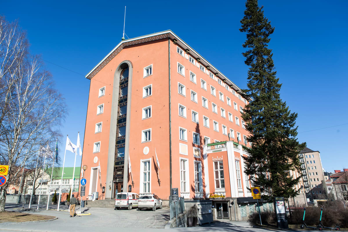 Hotelli Tammer suljettuna maaliskuussa 2020.