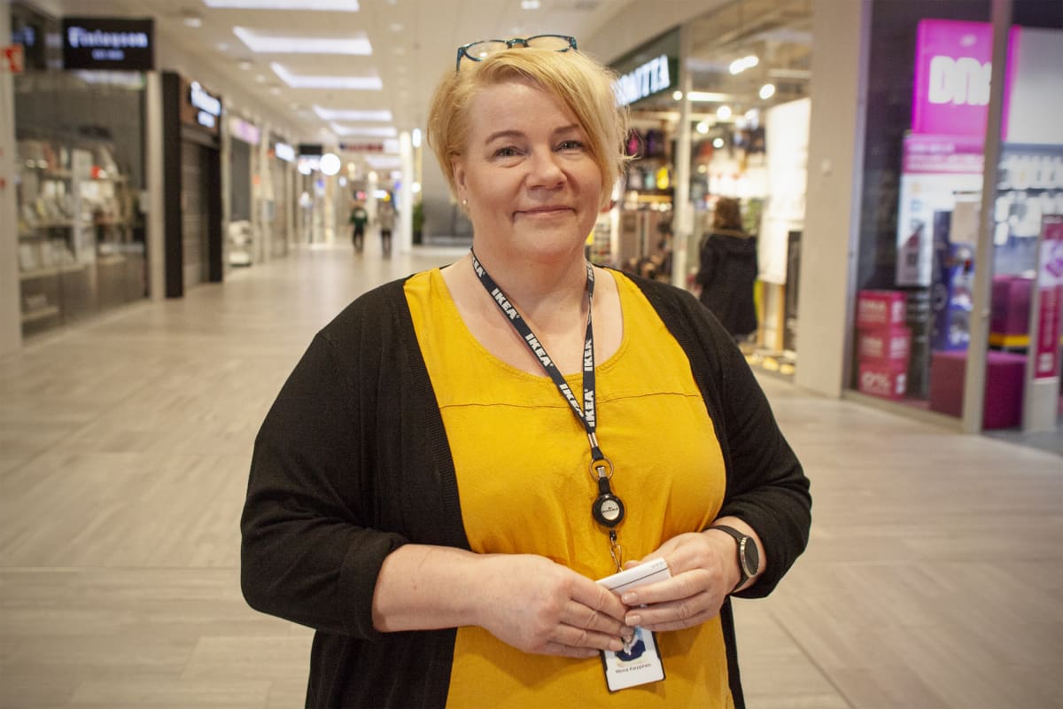 Kuvassa on Matkuksen kauppakeskusjohtaja Minna Karppinen.
