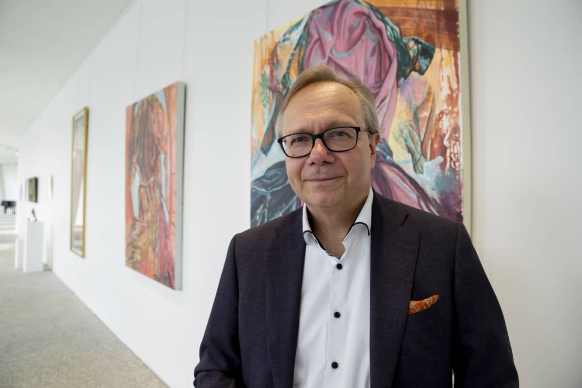 OP.n pääekonomisti Reijo Heiskanen sanoo, että tilanne on nyt jonkin verran rauhoittunut, ja keskuspankilla on mahdollisuus toimia, joten hän ei olisi erityisen huolestunut euriborien noususta.