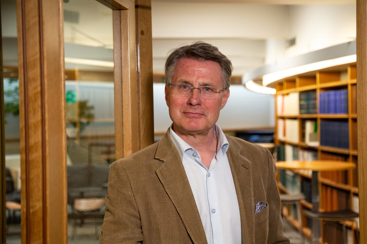 Helsingin yliopiston virologian professori Kalle Saksela.