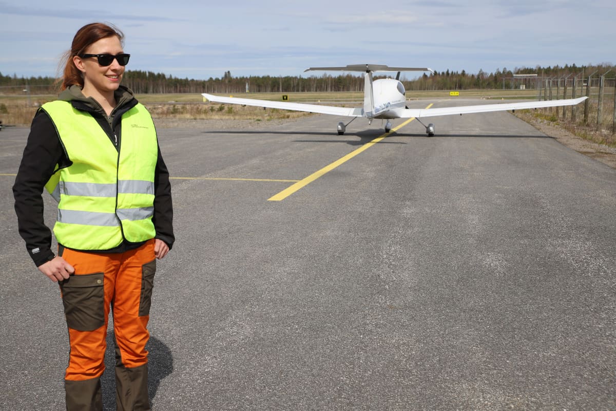Metsäpalojen valvontalento, tehtävänjohtaja Varpu Kaivola.