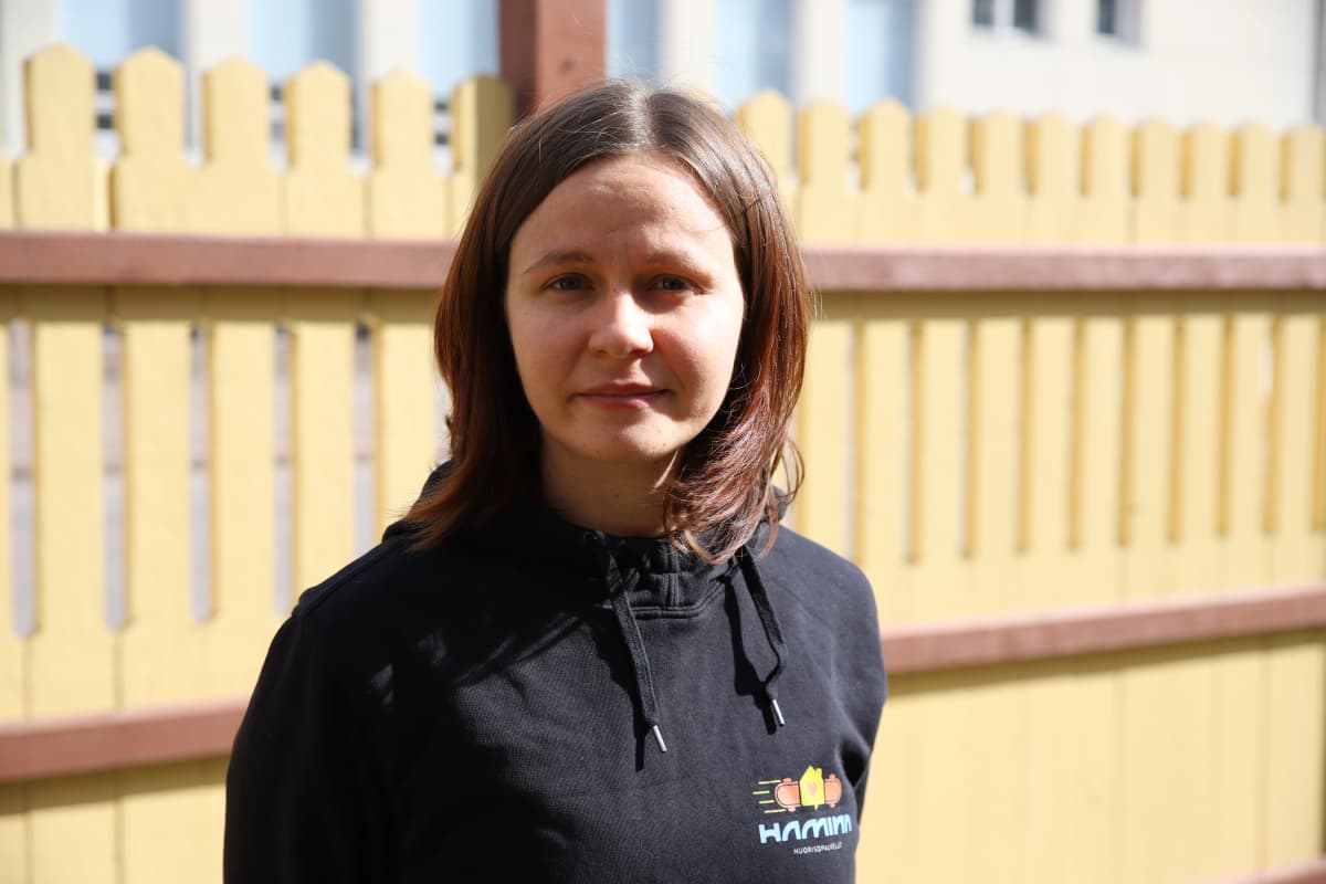 Kamalat äidit -vertaisryhmän pitäjä Jenny Amperla.