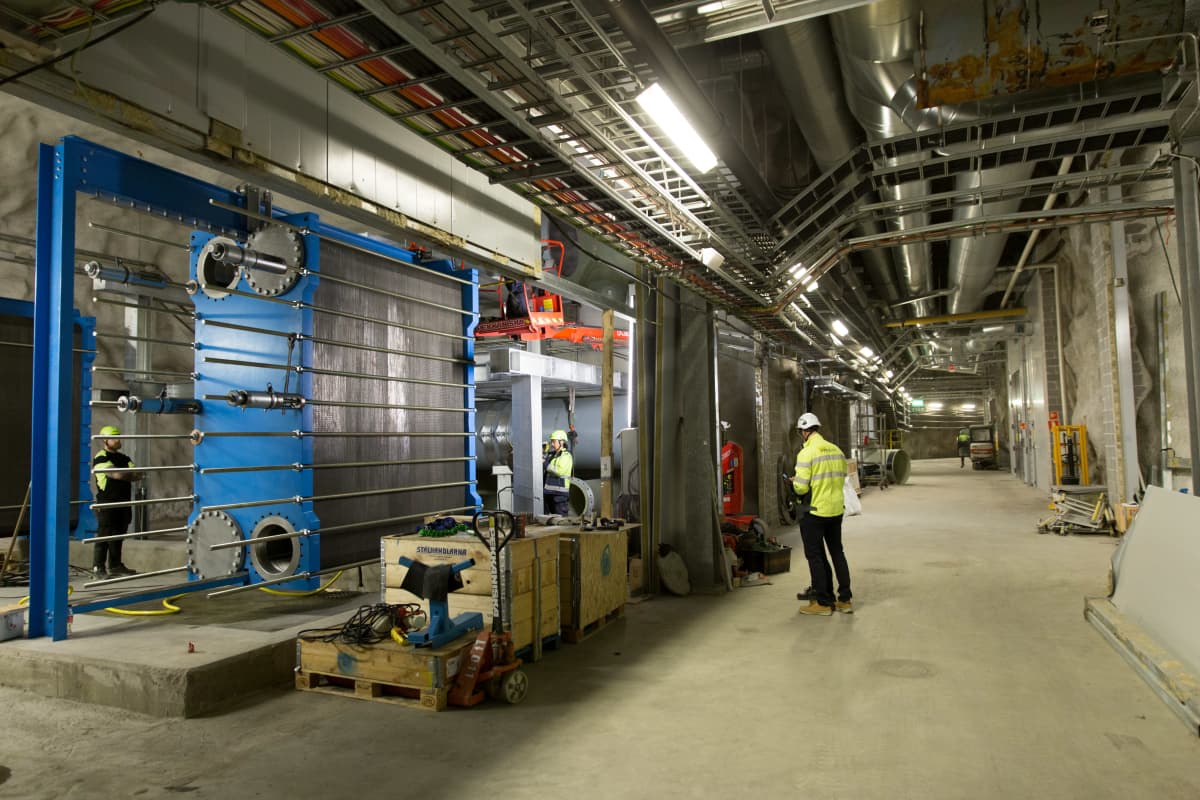 Jäteveden lämmöstä kaukolämpöä tekevän Katri Valan lämpöpumppulaitoksen lämmönsiirrin.