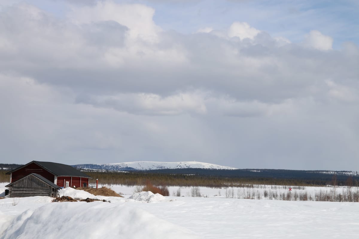 Fernandezin kotikylä Vuojärvi sijaitsee lähellä Luosto-tunturia