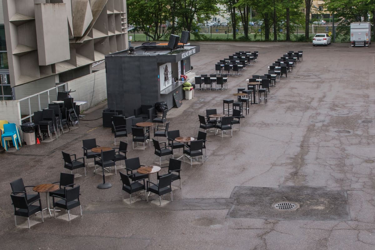 Ravintolaterassi Helsingin jäähallin kupeessa.