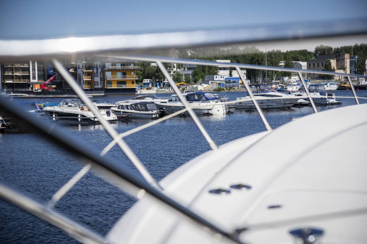 Veneitä Kuopion maljalahden laiturilla