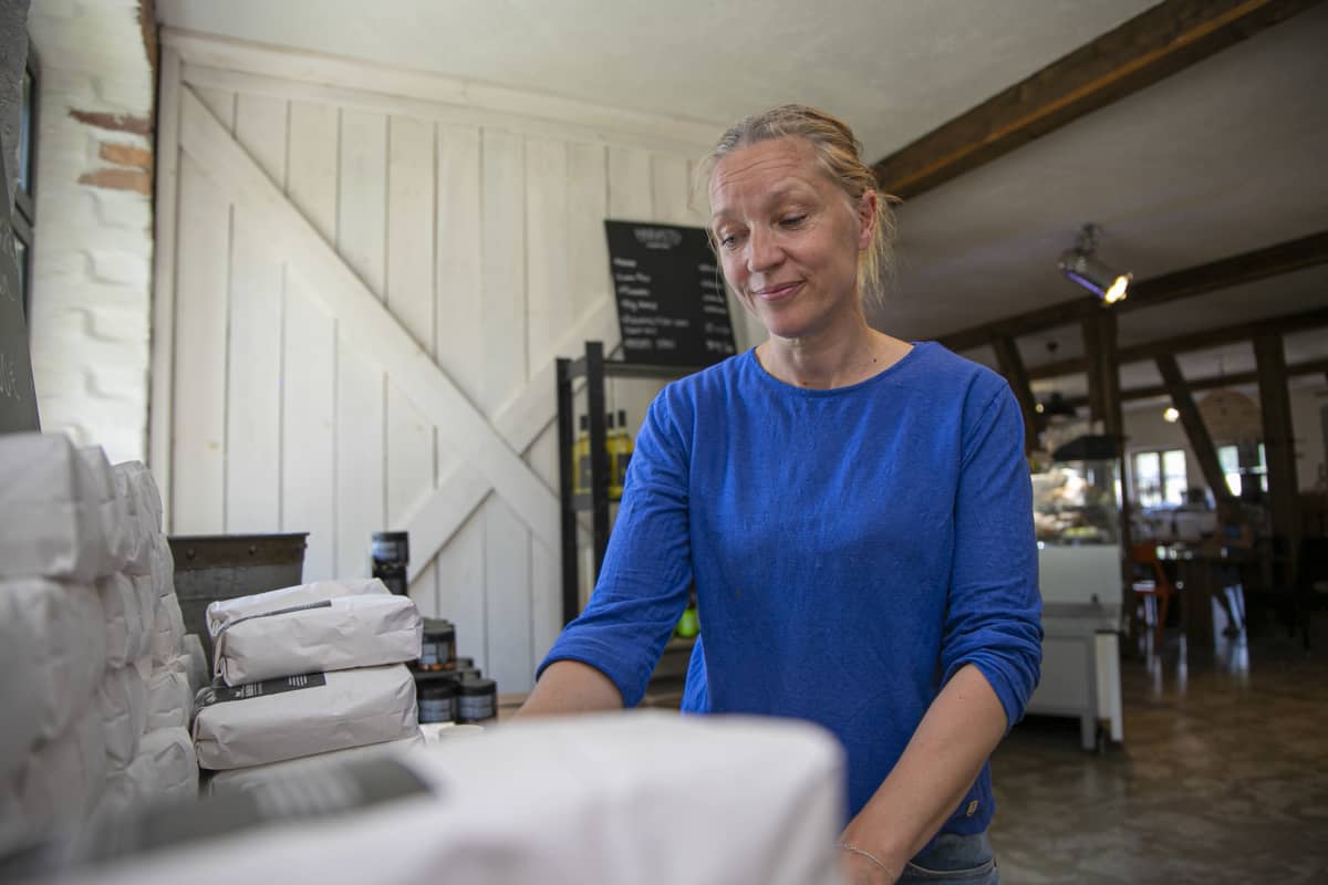 Tiirinkosken tehtaan Nina Toivonen.
