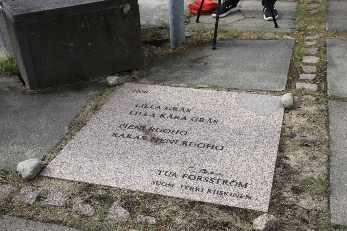 Tua Forsströmin runokivi.