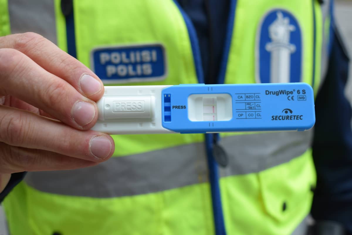 Poliisin käyttämä pikahuumetesti.