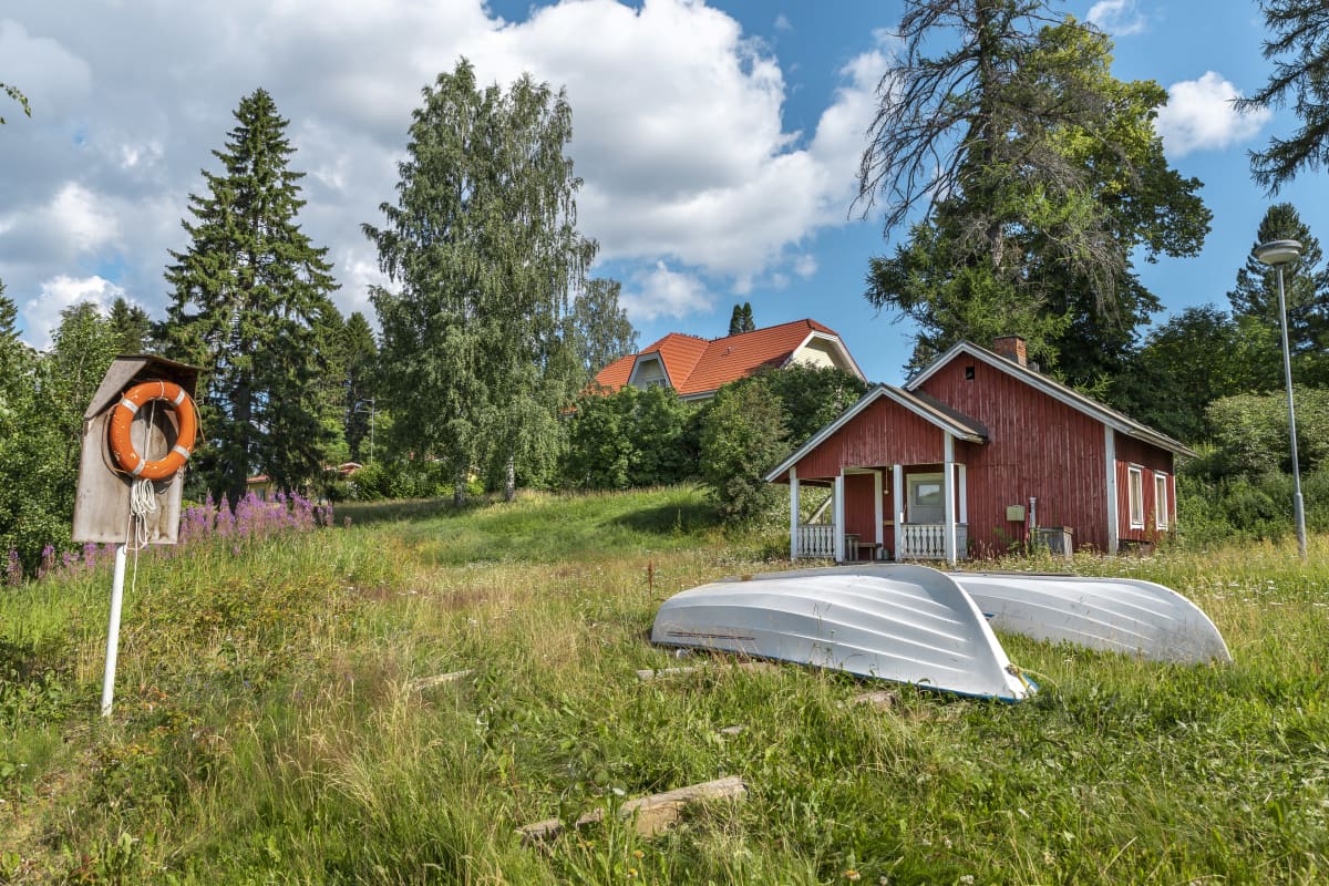 Laukaan vankilan rakennuksia.