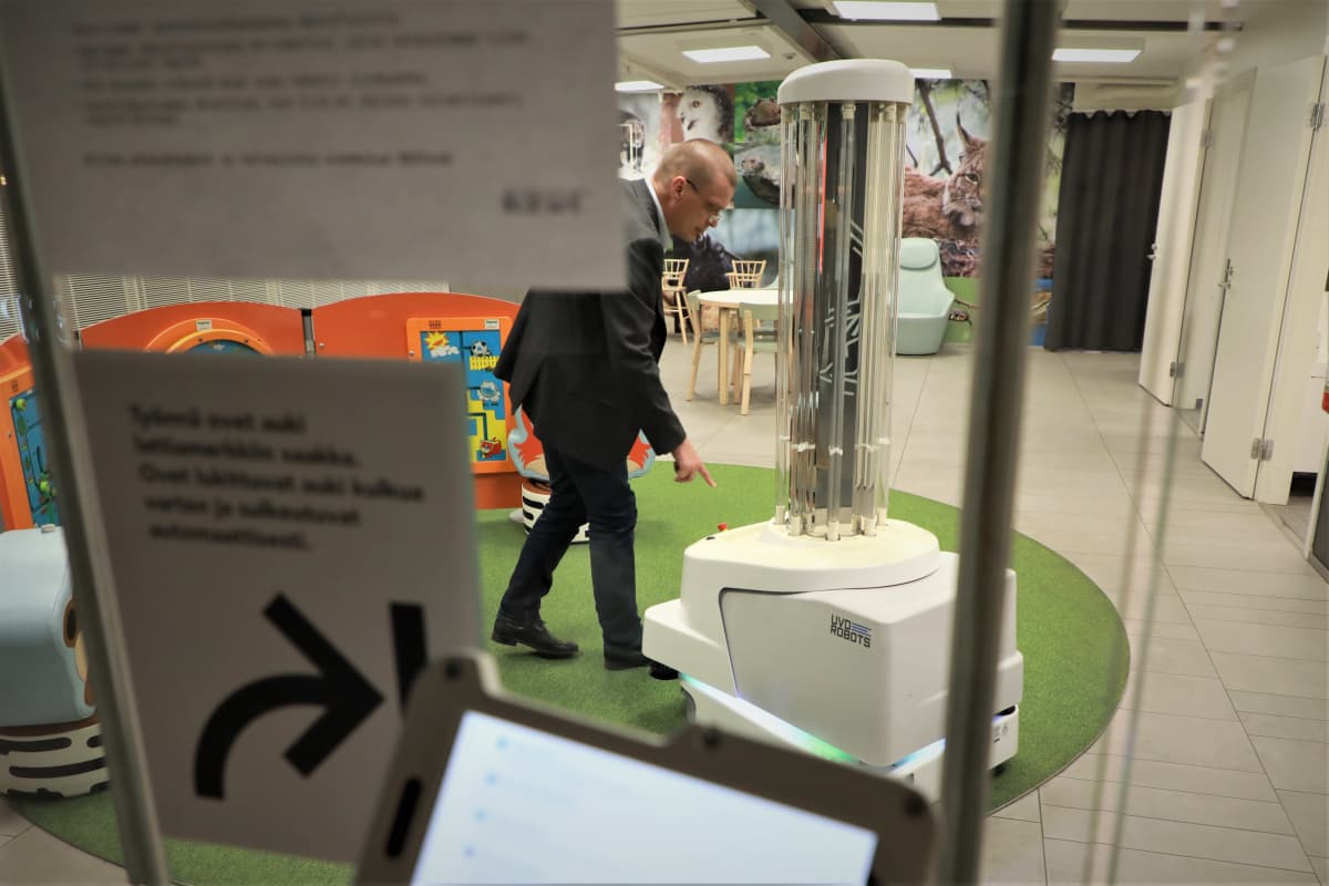 UV-valosiivousrobotti ja Omega-northin toimitusjohtaja Mika Hänninen