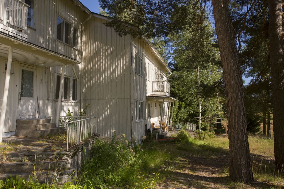 Kiinanmäkenä tunnettu henkilökunnan asuntola Nikkilän sairaalan alueella.