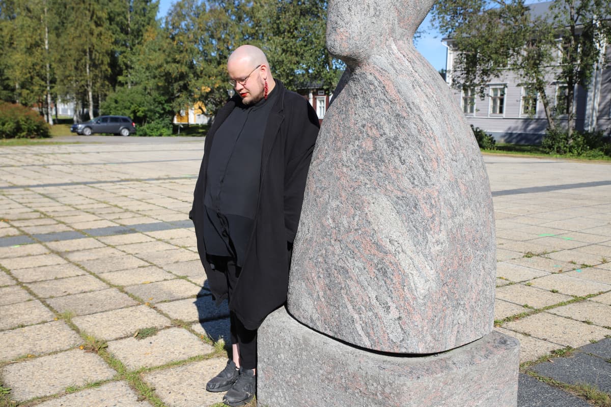 taiteilija Illusia Juvani elokuussa 2020