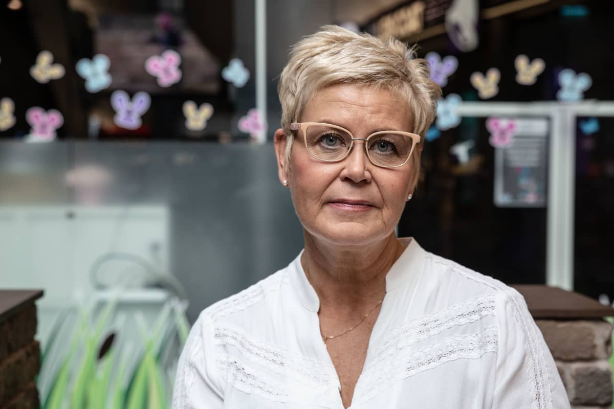 Tiina Aho, kielenkääntäjä