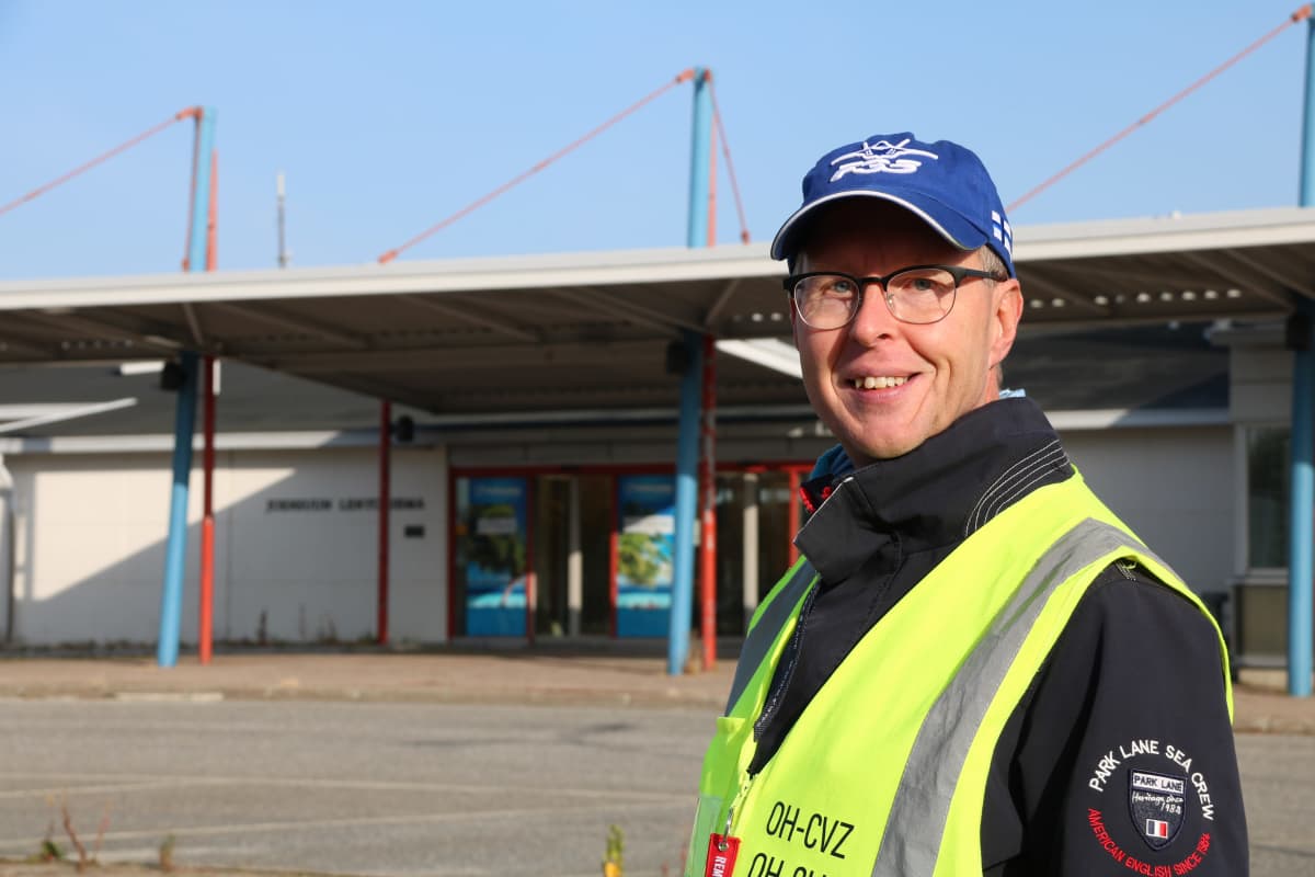 Tapio Hokkanen Joensuun lentoasemalla